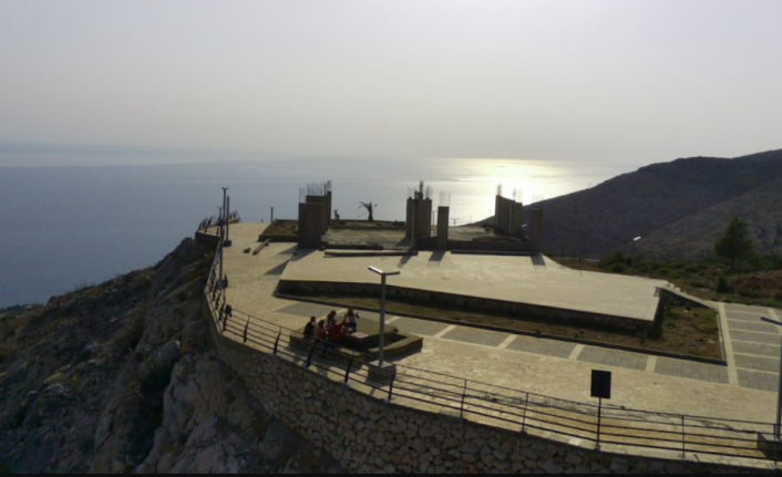 Taş Masa Seyir Tepesi: Aydıncık ve Akdeniz Manzarasıyla Unutulmaz