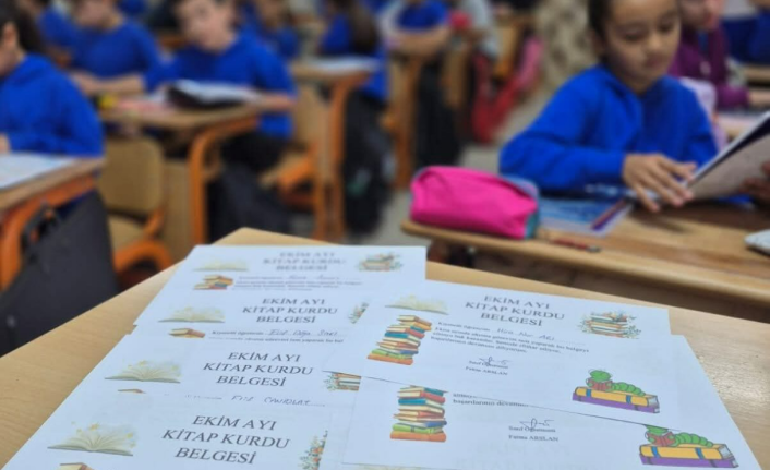 Silifke Atatürk Ortaokulu 5/B Sınıfından Örnek Proje: Günde 20 Dakika Kitap Okuma Alışkanlığı!