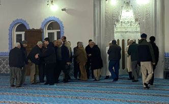 Aydıncık’ta Miraç Kandili Coşkusu: Camiler Dolup Taştı